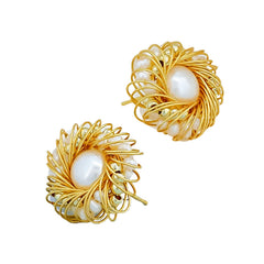 Elegant And Luxurious Pearl Earrings 4