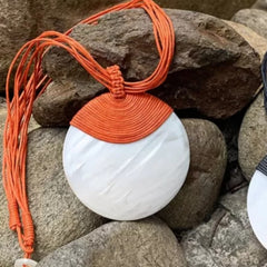 Elegant And Unique White Pearl Shell Necklace 1
