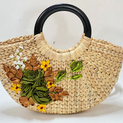 Water Hyacinth Bag With Wooden Handle 3