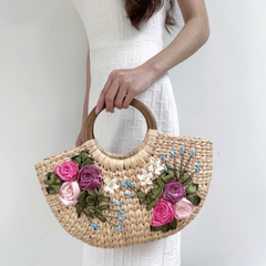 Water Hyacinth Bag With Wooden Handle 1