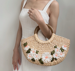 Water Hyacinth Bag With Wooden Handle 1
