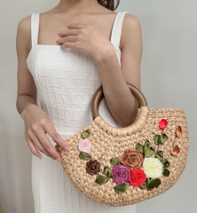 Water Hyacinth Bag With Wooden Handle 1