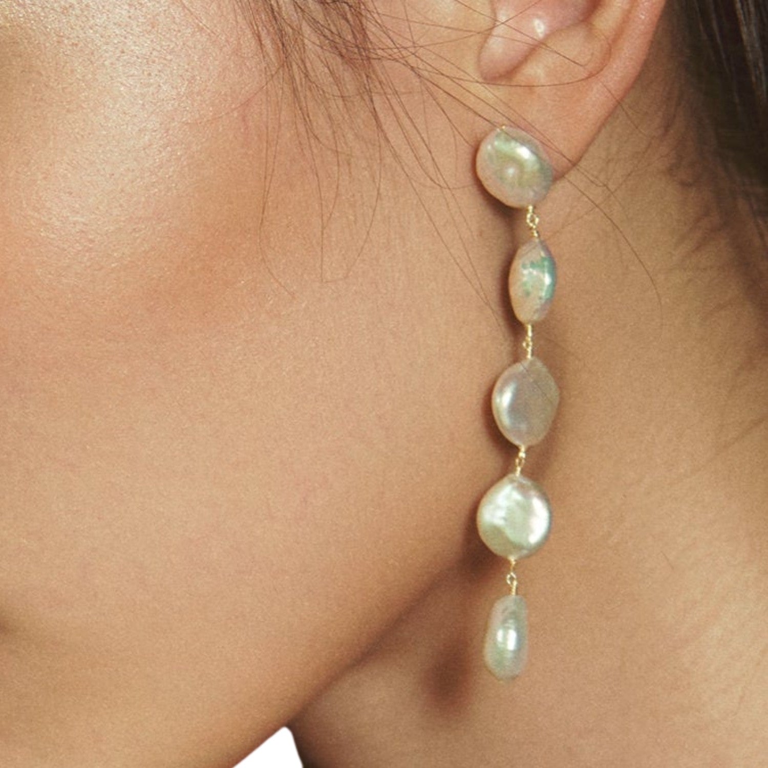 Elegant And Luxurious Pearl Earrings