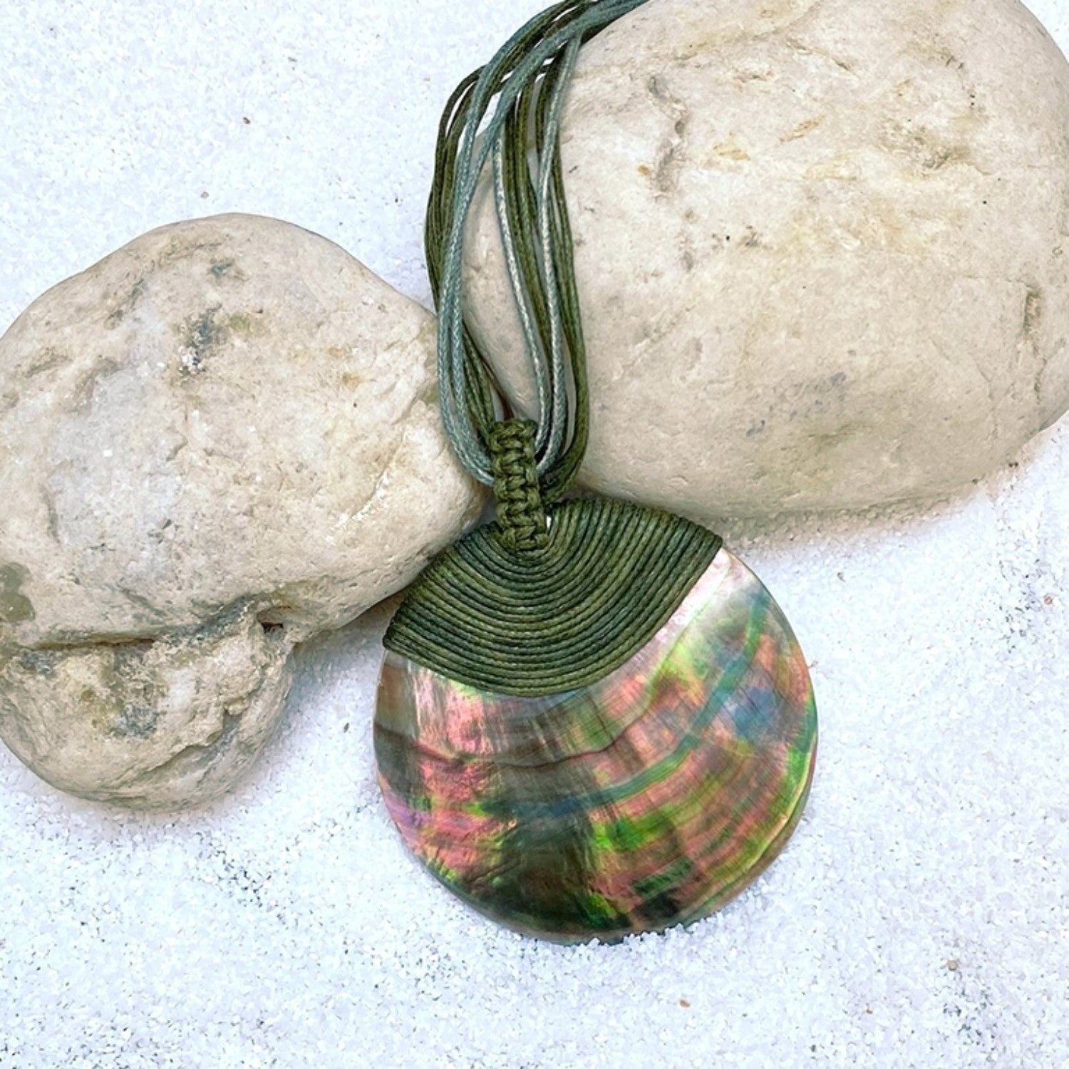 Elegant And Unique Black Pearl Shell Necklace 2