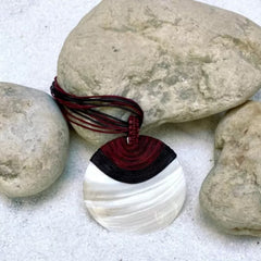 Elegant And Unique White Pearl Shell Necklace 2