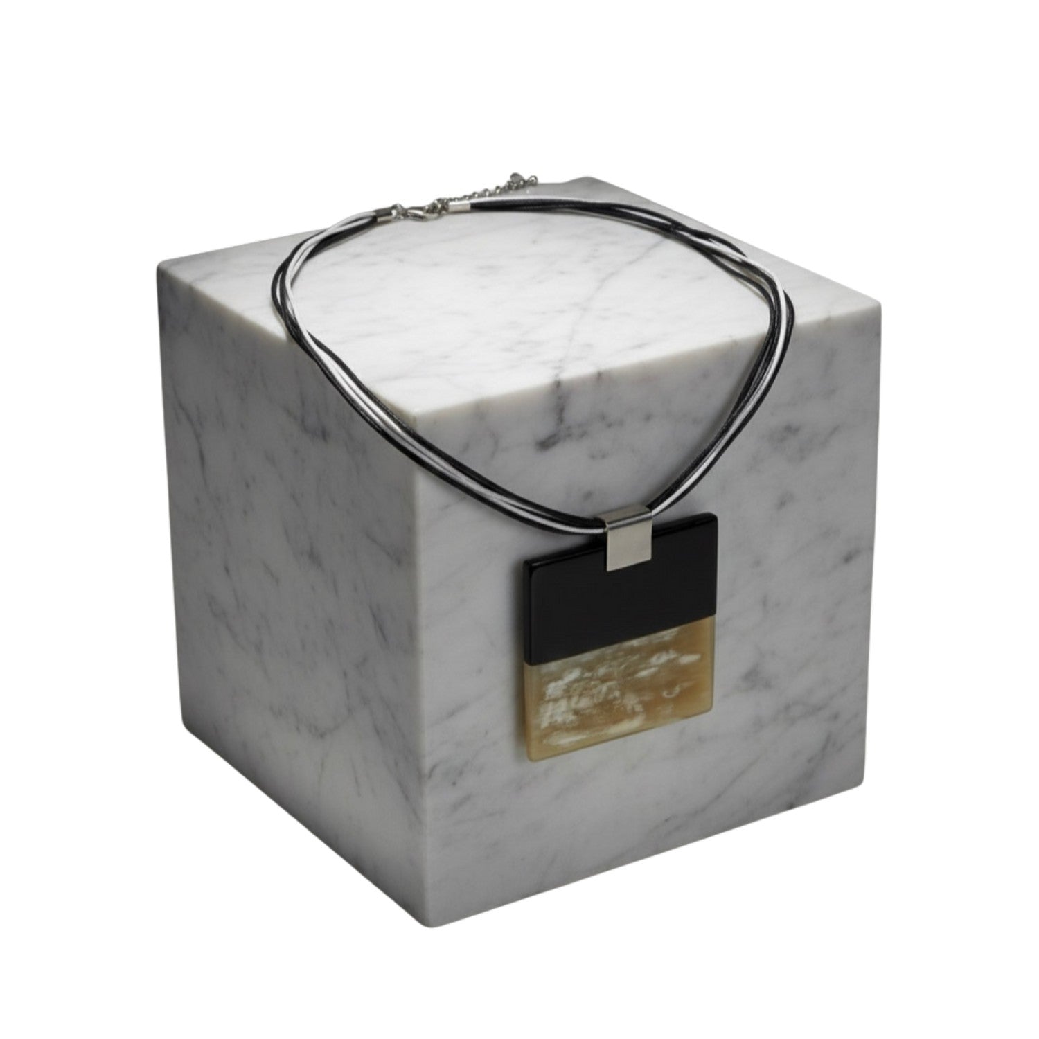 Elegant Lacquered Pearl Shell Necklace 1