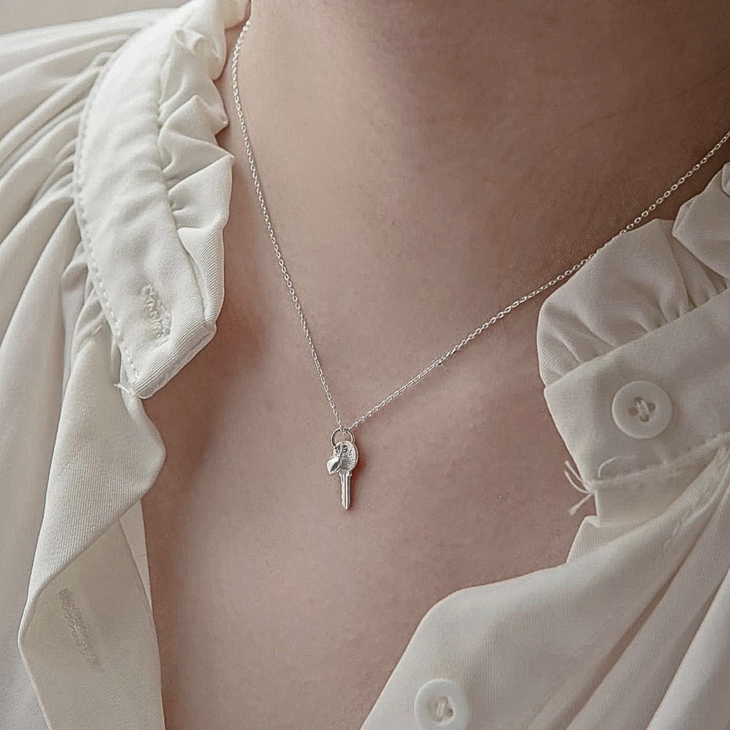Handcrafted 925 Sterling Silver Women's Key-Shaped Necklace