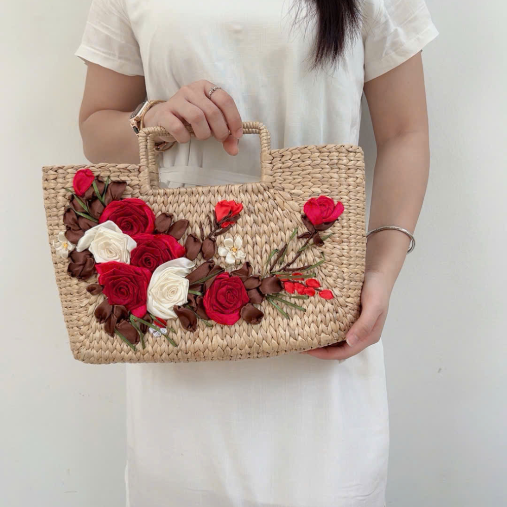 Oval Water Hyacinth Bag 1