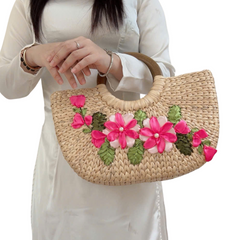 Square Water Hyacinth Bag with Wooden Handle 1
