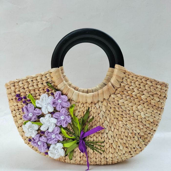 Water Hyacinth Bag With Wooden Handle 3
