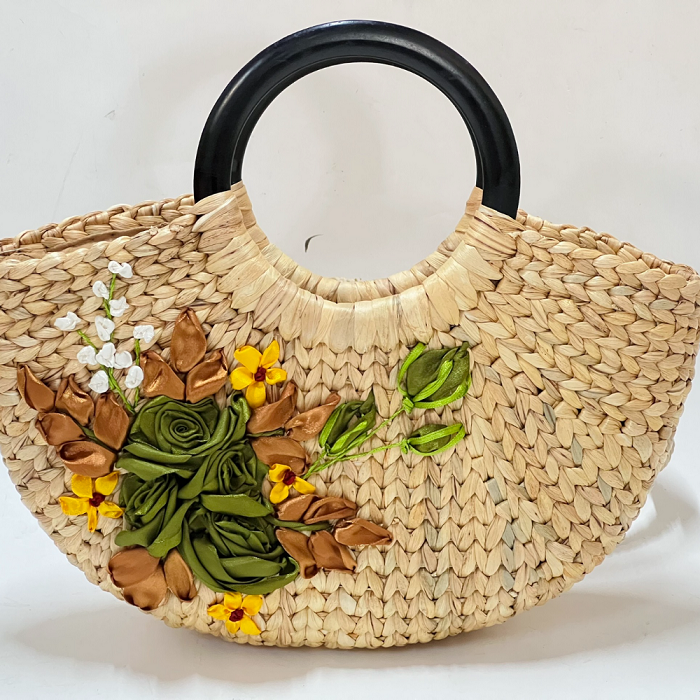Water Hyacinth Bag With Wooden Handle 3